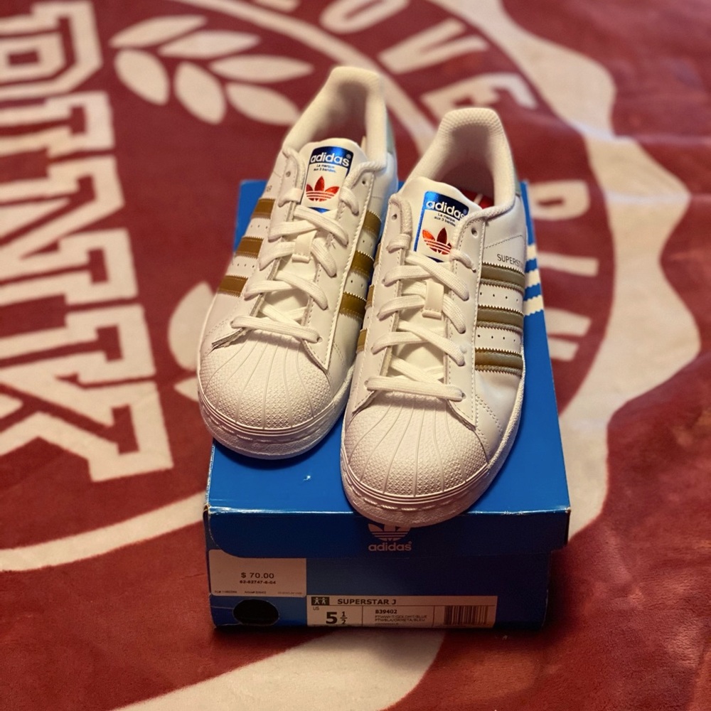 Adidas Sneakers